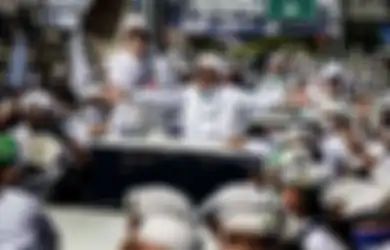Dilarang Ikuti Habib Rizieq Saat Diperiksa di Polda Metro, Pendukung Imam Besar FPI Malah Nekat Lakukan Ini, Kapolri Keluarkan Ancaman