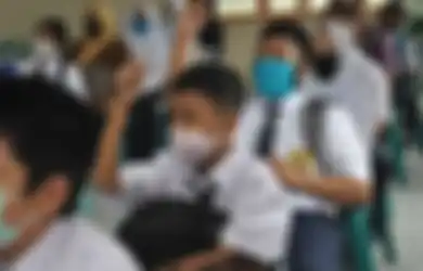 Puluhan Siswa SMP Jepara Tertular Covid-19 Saat Uji Coba Belajar Tatap Muka, Ganjar: Tutup Lagi Aja! 