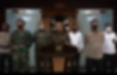 Tanggapi Aksi Penggerudukan Rumah Ibunya di Pamekasan, Mahfud MD: Tindakan Biadab Karena Berbeda Politik Lalu Menyerang Keluarga Saya