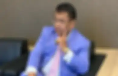 Kecipratan Harta Hotman Paris, Sang Pengacara Kondang Tak Ragu Berikan Bonus Mobil Mewah hingga Emas Senilai Milyaran untuk Asisten Pribadinya yang Cantik Jelita Ini