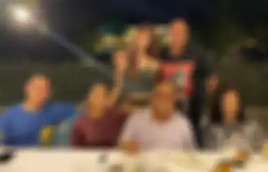 Liburan di Dubai, Nia Ramadhani Pamerkan Momen Keakrabannya Bersama Mertuanya, Netizen Salfok dengan Reaksi Aburizal Bakrie