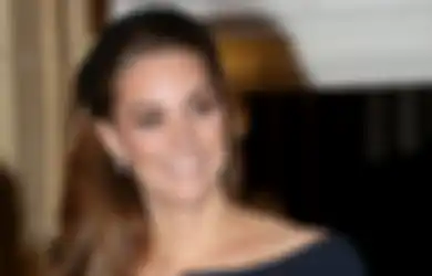 Yuk Kepoin 6 Penampilan Kate Middleton Pakai Headband. Charming!