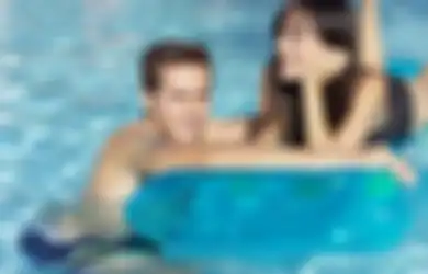 Ciptakan Sensasi Berbeda, Bercinta di Air Bisa Sebabkan Kehamilan? Begini Penjelasan Seksolog