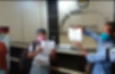 Rela Naik Perahu Demi Kembalikan Surat Memilih, Warga Desa Ini Kompak Golput: Percuma Suara Kami Tak Pernah Didengar