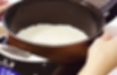 Tak Sadar Sering Dilakukan Ibu-ibu di Rumah, Mencuci Panci Rice Cooker dengan Direndam Ternyata Bisa Berakibat Fatal untuk Hasil Nasi, Ini Alasannya!
