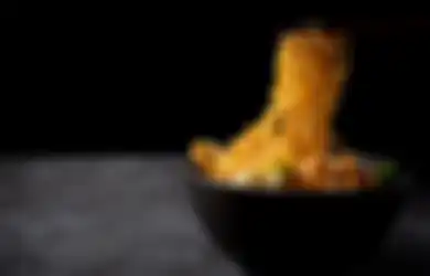 Jadi Makanan Favorit Sejuta Umat karena Rasanya yang Lezat dan Murah, Mi Instan Pedas Paling Digilai