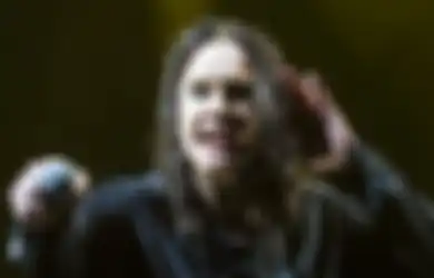 Keluarganya Kena Covid-19 tapi Dia Aman, Ozzy Osbourne Anggap Berkah 'Kekuatan Setan'