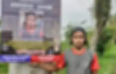 Nekat Pasang Spanduk Jasa Kencan Malam Tahun Baru, Pemuda Asal Magelang Ini Langsung Jadi Sorotan Hingga Kebanjiran DM dari Warganet: Siapa Tau Setelah Viral Dapat Jodoh Beneran...