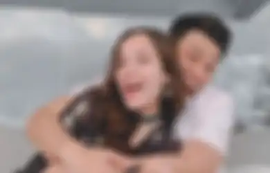 Tak Bisa Rayakan Natal Bareng Pacar, Chelsea Islan Tetap Beri Dukungan untuk Rob Clinton agar Sembuh dari Covid-19