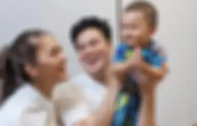 Warisi Bakat Model Paula Verhoeven Sejak Dini, Potret Gemas Kiano Tiger Wong Berpose Bersama Sang Ibu untuk Majalah Fashion Jadi Sorotan 