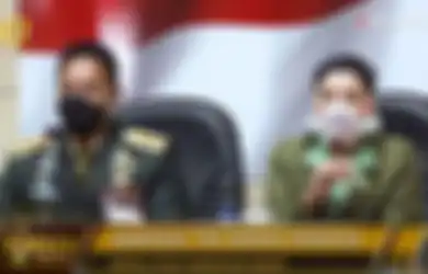 Matanya Berkaca-kaca Menahan Tangis, Hetty Andika Perkasa Beri Pesan Haru untuk Sang Ajudan yang Baru Menikah: Titip Anak Saya