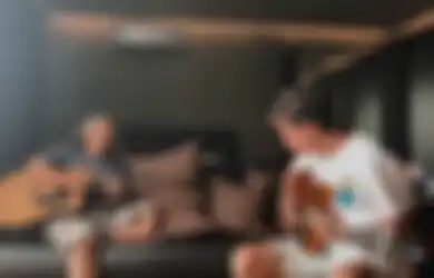 Ayah Adipati Dolken Meninggal Dunia, Sang Aktor Unggah Momen Bersama dan Sematkan Emoji Hati