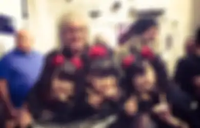 Video: Queen dan BABYMETAL Tampil Satu Panggung Dalam Acara Televisi Terbesar di Jepang