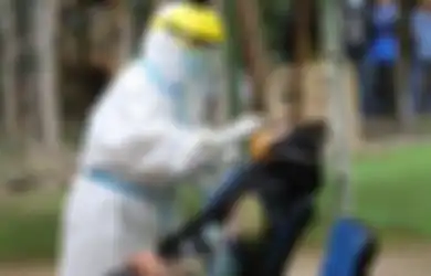Swab Antigen Sebelum Berkumpul Buat Cegah COVID-19, Efektif Enggak?