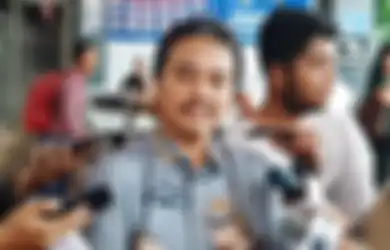 Garasi Dipenuhi 50 Mobil Mercy, Hunian Mewah Mantan Menteri Era SBY Ini Bikin Syok Usai Halaman Depan Rumah Dikelilingi Parabola hingga Viral di Medsos, Ini Alasannya yang Mengejutkan!