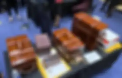 Peduli Setan dengan Kerusuhan dan Penjarahan Pendukung Trump, Cuma Kotak Ini yang Dianggap Bagai Harta Karun hingga Sangat Dilindungi di Gedung Capitol, Isinya Bisa Bikin Kalang Kabut Jika Sampai Hilang