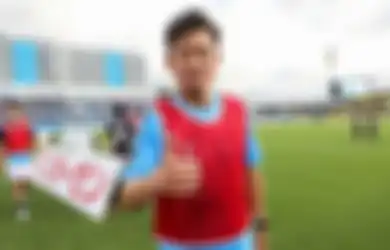 Gokil! Pesepak Bola Tertua Kazuyoshi Miura Teken Kontrak Baru di Usia 53 Tahun