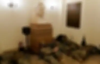 15 Ribu Prajurit Diturunkan Jelang Pelantikan Joe Biden, Gedung Kongres AS Seolah Berubah Jadi Pangkalan Militer, Tentara Tergeletak Tak Berdaya di Segala Sudut