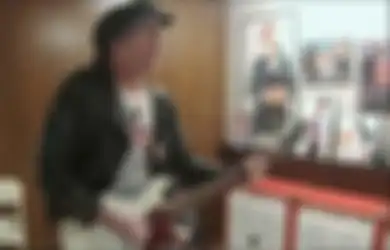 Sylvain Sylvain,  Gitaris New York Dolls, Meninggal Dunia Karena Kanker