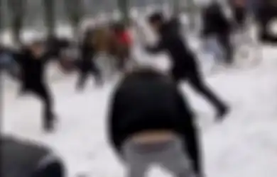Tawuran Pelajar Terjadi di Negara Ini Saat Lockdown, Para Peserta Saling Serang Pake Bola Salju