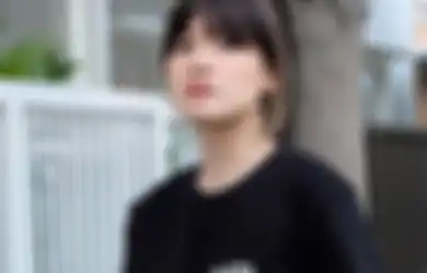 Pura-pura Gantikan Sarwendah Ngurus Dapur, Chika Jessica Ungkit Kisah Cintanya dengan Ruben Onsu Dulu