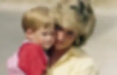 Mengintip Foto Masa Kecil Pangeran Harry yang Cute Abis! (Part 1)
