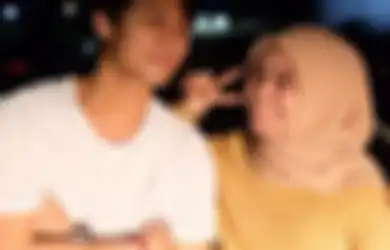 Sambil Berlutut Rizky Billar Lamar Sang Kekasih di Atas Panggung, Lesty Kejora Tak Kuasa Tahan Tangis