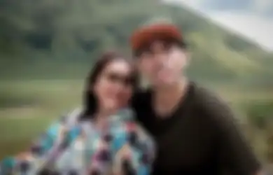Sang Istri Umumkan Positif Terpapar Covid-19, Darius Sinathrya Beri Dukungan dan Semangat Lewat Unggahan yang Dibubuhi Kalimat Manis: Aku Tau Kamu Kuat