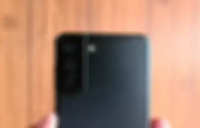 First Look Samsung Galaxy S21+ 5G: Ikut-Ikutan Namun Menawan 