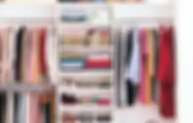 Tak Termakan Zaman, 5 Fashion Item Timeless Ini Harus Ada di Lemari!