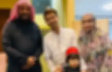Heboh Didatangi Raffi Ahmad, Adik Syekh Ali Jaber Bongkar Alasan Sang Ulama Rela Promosikan Villa Mewah Milik Sahabat: Beliau Cuma Bantu...