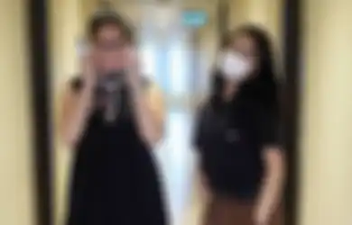 Pakai Outfit Hitam, Ini 5 Gaya Kompak Anak Novita Angie, Jemima Jasmine Bareng Mama!