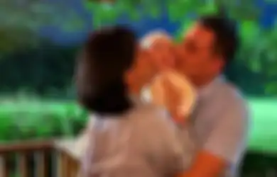 Sedih Gegara Tahanannya Bebas dari Bui, Ketua Lapas Sampai Tak Kuasa Tahan Air Mata Melepas Vanessa Angel Kembali Berkumpul Bareng Keluarga: Jadi Sedih deh Aku