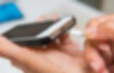 3 Kesalahan Charge Handphone yang Bikin Handphone Cepat Rusak!