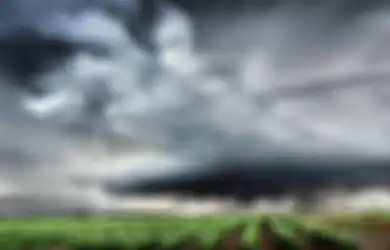 Setelah Eropa dan China Dilanda Banjir Melumpuhkan, Kini BMKG Rilis Peringatan 23-24 Juli: Jabar & DKI Jakarta Hujan Lebat Disertai Angin Kencang