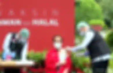 Disuntik Dosis Kedua Vaksin Covid-19 Sinovac, Presiden Jokowi: Sama Seperti yang Dilakukan Dua Minggu Lalu, Tidak Terasa Sakit Hanya Pegal-pegal