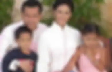 Sadar Diri Tinggalkan Kedua Anaknya Luntang Lantung di Ruko Tanpa Perhatian Seorang Ibu, Ini Pesan Terakhir Krisdayanti ke Aurel Hermansyah: Jangan Khawatir, Kasih Ibu Nggak Akan Pernah Hilang...