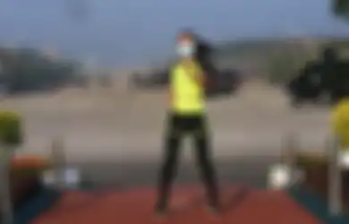 Viral, Diiringi Lagu 'Ampun Bang Jago', Wanita Ini Tetap Lakukan Senam Aerobik di Tengah Kudeta Myanmar