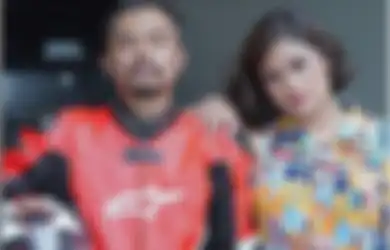Sempat Tempuh S1 Seni Rupa, Pantas Saja Komedian Ini Niat Banget Dandanin Rumahnya Bak Galeri Seni Rupa! Cara Pajang Sepedanya Bisa Dicontek!
