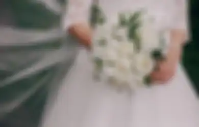Nyaris Pingsan di Hari Pernikahannya, Pengantin Perempuan Ini Tak Kuat Pakai Mahkota 4 Kilogram di Kepalanya