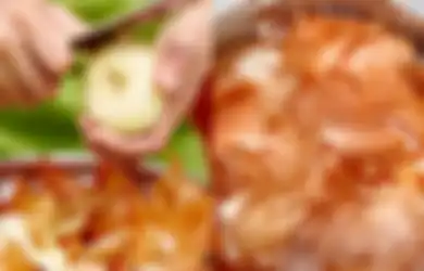 Wajib Tahu, Air Rendaman Kulit Bawang Bombai Ternyata Mampu Sembuhkan Beberapa Penyakit Ini, Yuk Dicoba!
