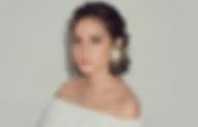 Selain Jadi Penyanyi, Dea Dalila Kerja Sambilan Ngajar Juga Lho!