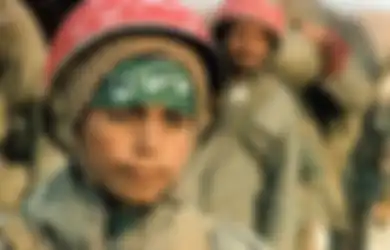 Saat Iran Diklaim Gunakan Cara Mengerikan: Anak-anak untuk Membersihkan Ranjau di Garis Depan dan Memulai Tahun Baru dengan Slohan 'Perang! Perang!'
