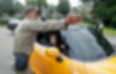 Setop Mobil Ayu Ting Ting Saat Razia Ganjil Genap, Petugas Satpol PP Ini Langsung Kena Semprot Atasannya, Ternyata Ini Penyebabnya