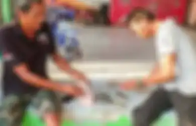 Tengah Mengumpulkan Kerang, Nelayan Ini Temukan 'Benda Oranye' yang Langka Ini, Langsung Ditawar Rp 4,6 Miliar