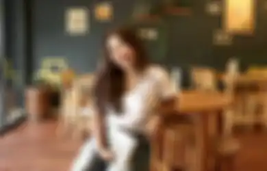 Menang Banyak Pamer Foto Diapit 2 Pria Tampan, Kiky Saputri Beri Pesan Menohok Soal Isu Orang Terdekat Jadi Pelakor hingga Himbauan Jangan Foto Bertiga: Terbukti, Berbahaya!