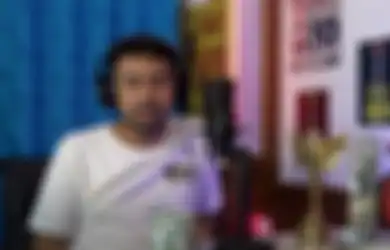 Rumahnya Digrebek BNN Saat Tengah Berpesta Bersama Teman-temannya, Raffi Ahmad Malah Tawari Petugas Minuman: Minum Bro!
