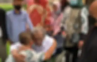 Sujud di Kaki Koswara, Anak yang Gugat Ayah Kandung Rp 3 Miliar Mengaku Menyesal, Deden: Saya Mencintai Keluarga dan Orang Tua