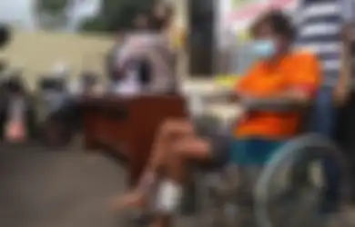 Orang Tuanya Tewas Dibunuh Meski Sudah Teriak 'Jangan, Anak Saya Banyak', Anak Pedagang Sayur Ini  Masih Cari-cari Keberadaan Sang Ibu: Kalau Mau Ngepang Rambut Enggak Bisa ke Mamah Ya?