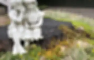 Trik Hadirkan Sculpture dan Kursi Taman untuk Kuatkan Spirit Taman